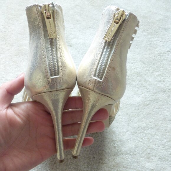 JESSICA SIMPSON shimmery gold party heels - Picture 5 of 10